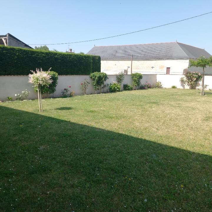 Jolie Maison De Campagne En Pierre De Tuffeau Longué Buitenkant foto